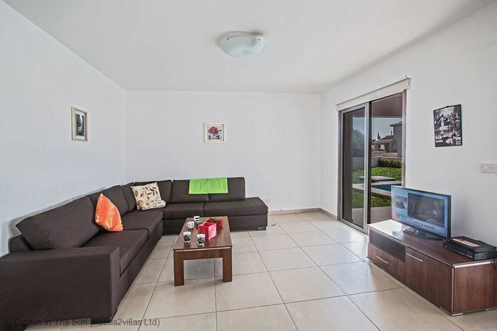 Celebrity Villa Scotty T D2