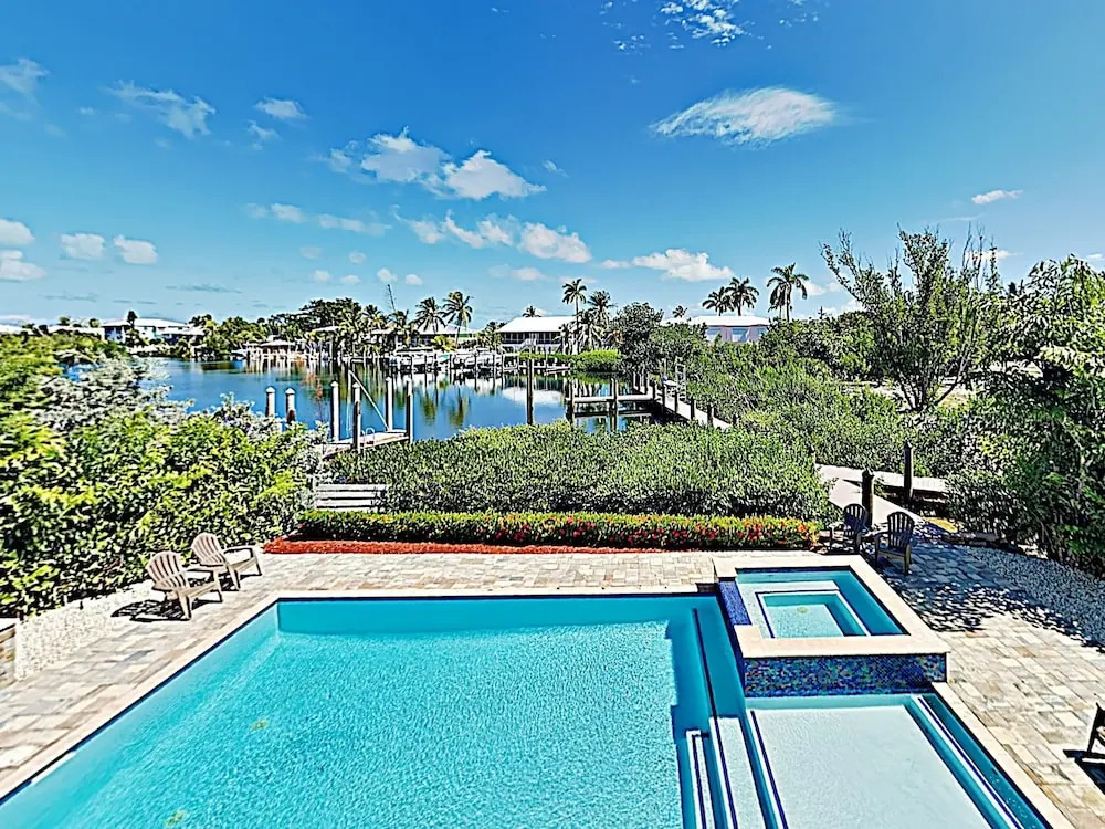 Modern Coco Plum W/ Pool, Hot Tub & Dock! 4 Bedroom Home