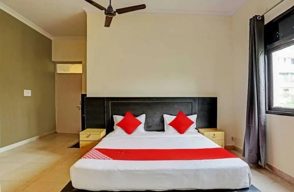 Jagdambey Hotel