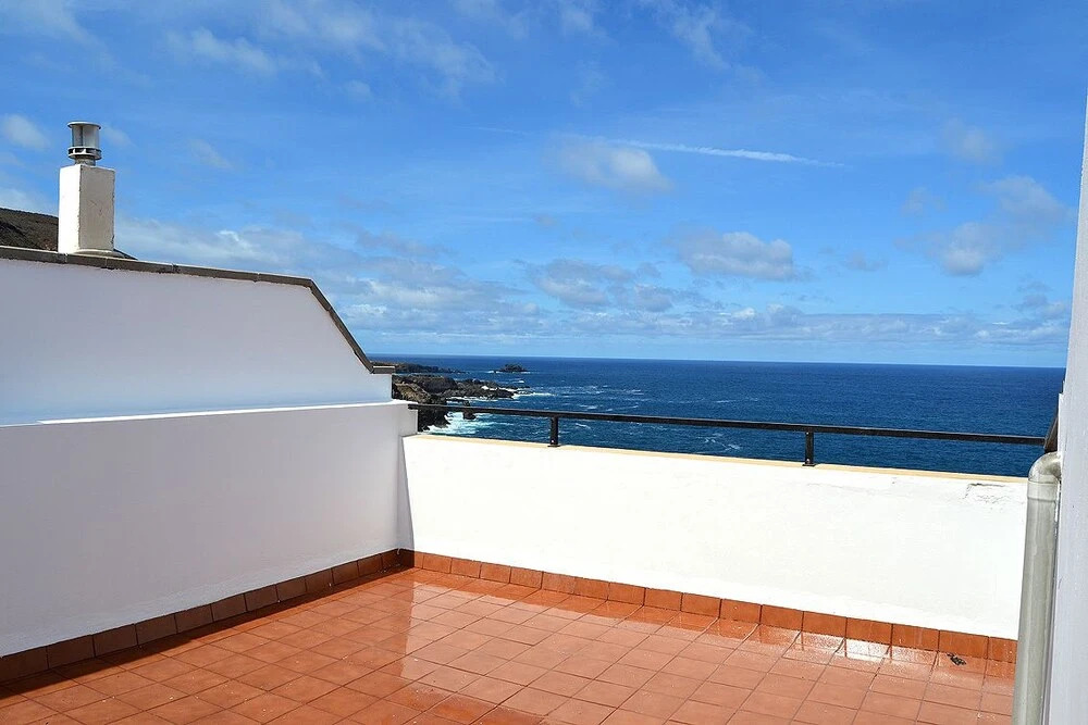 Window towards the Atlantic Ocean