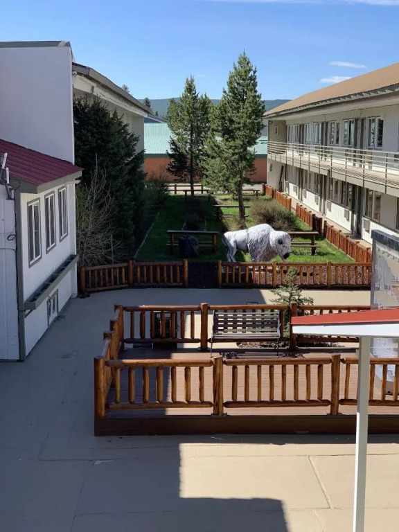 White Buffalo Hotel