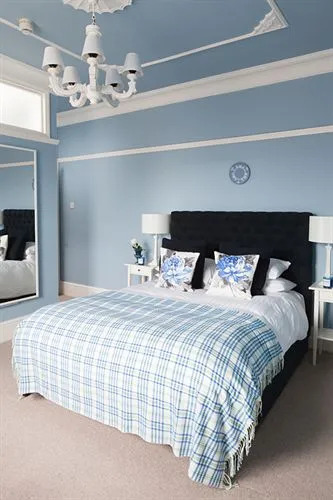 The Townhouse Hotel