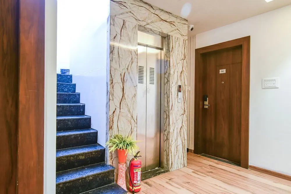 Fabhotel Awadhvue