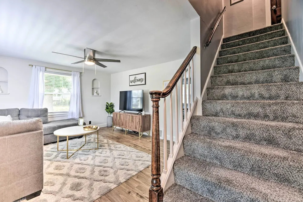 Orchard Park Home < 2 Mi to Highmark Stadium!