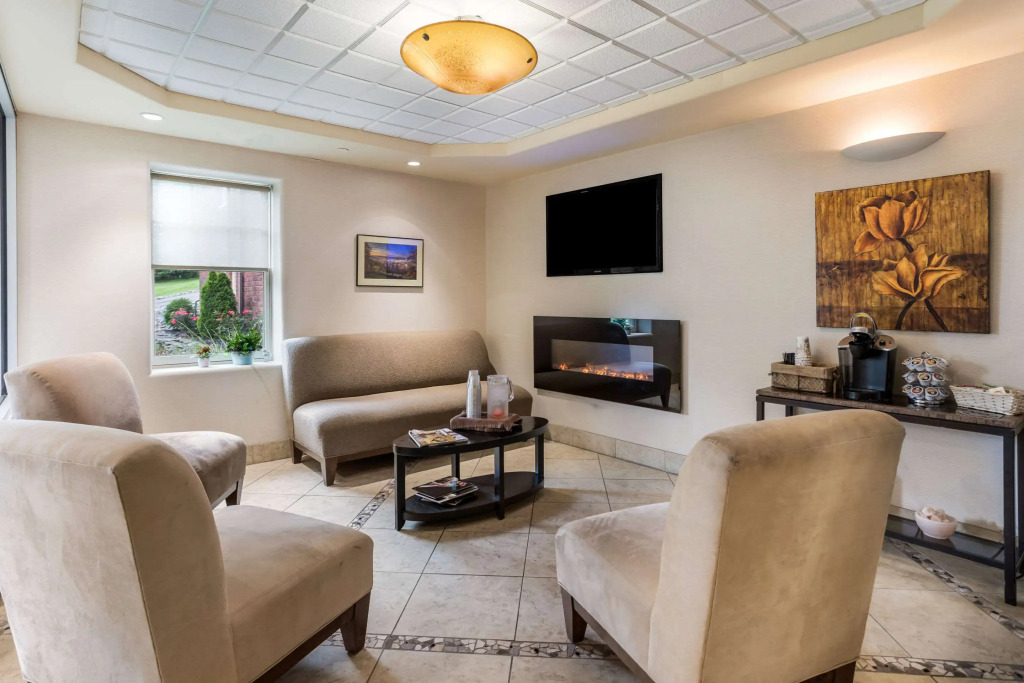 Traditions Hotel & Spa Johnson City - Binghamton, an Ascend Collection Hotel