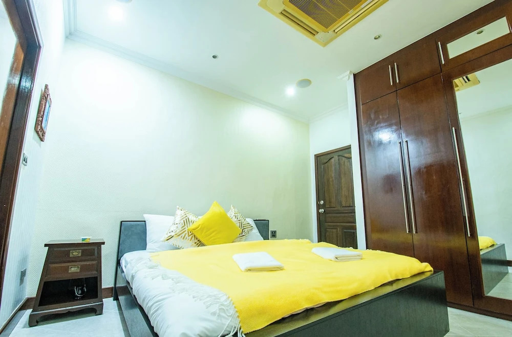 Seaside Villa 3 Pools, 2 mins walk to beach