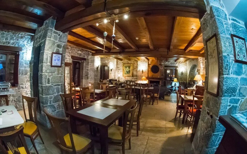 Xemoni Hotel