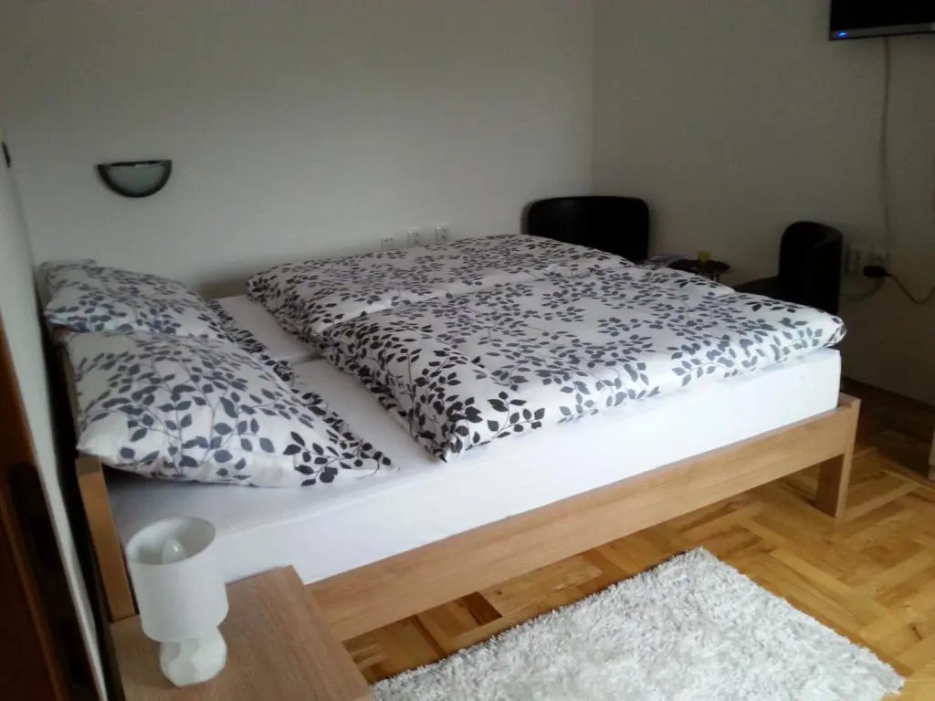 Studio Apartments Korosteljev
