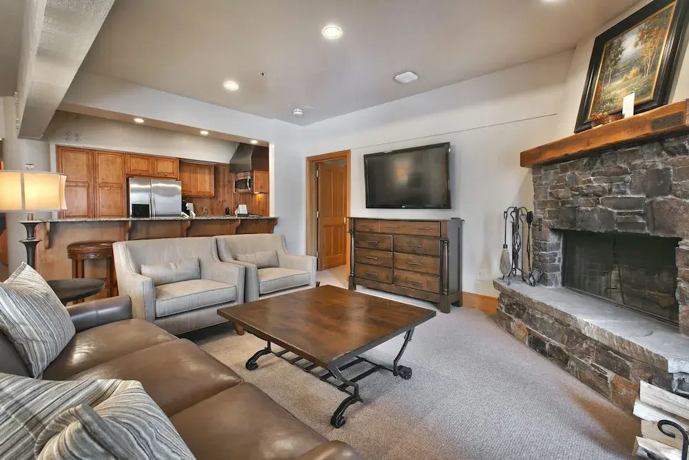 Luxury Two Bedroom Suite with Hot Tub
