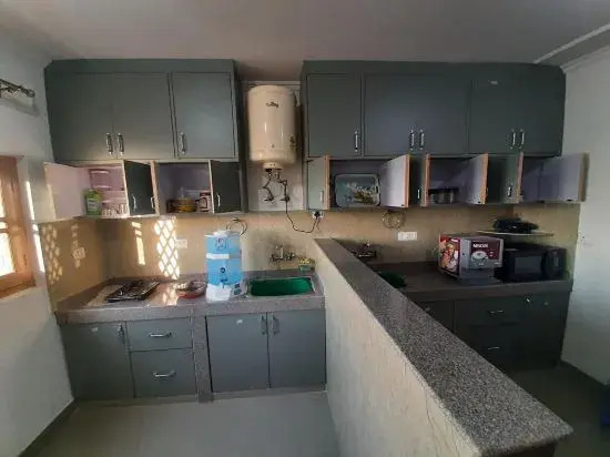 Bashaw Residency Top Rated In Srinagar Only 6 Kms from Srinagar International Airport And Only 5 Kms From Srinagar Railway Station