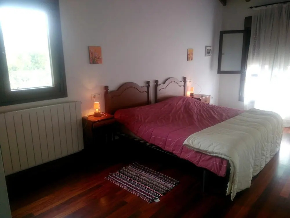 House With 2 Bedrooms in Póo, With Wonderful Mountain View and Enclosed Garden Near the Beach