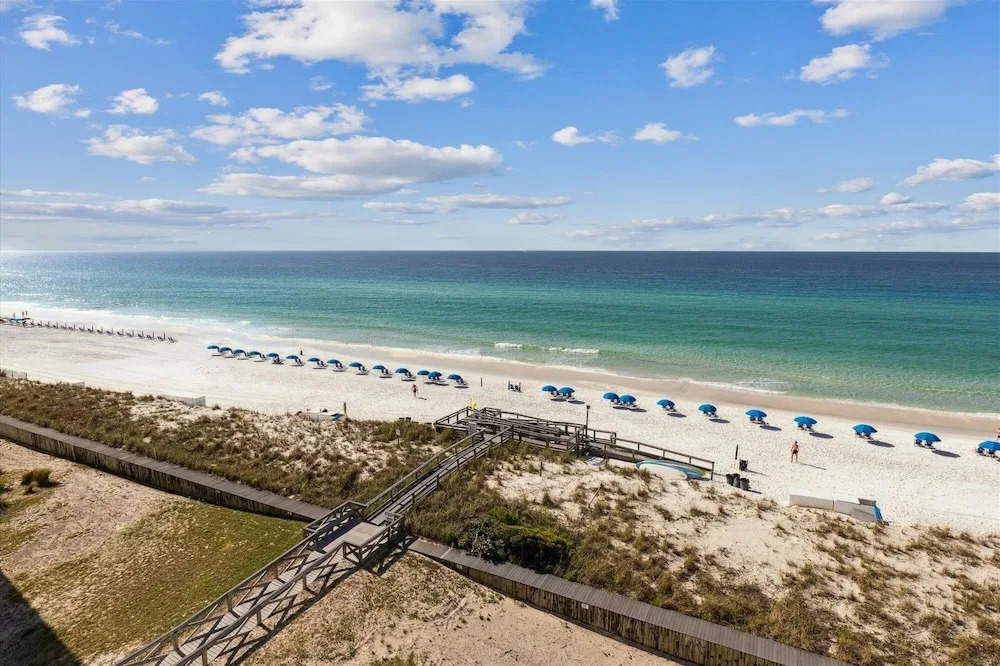 Shoreline Towers 2074 2 Bedroom Condo by RedAwning