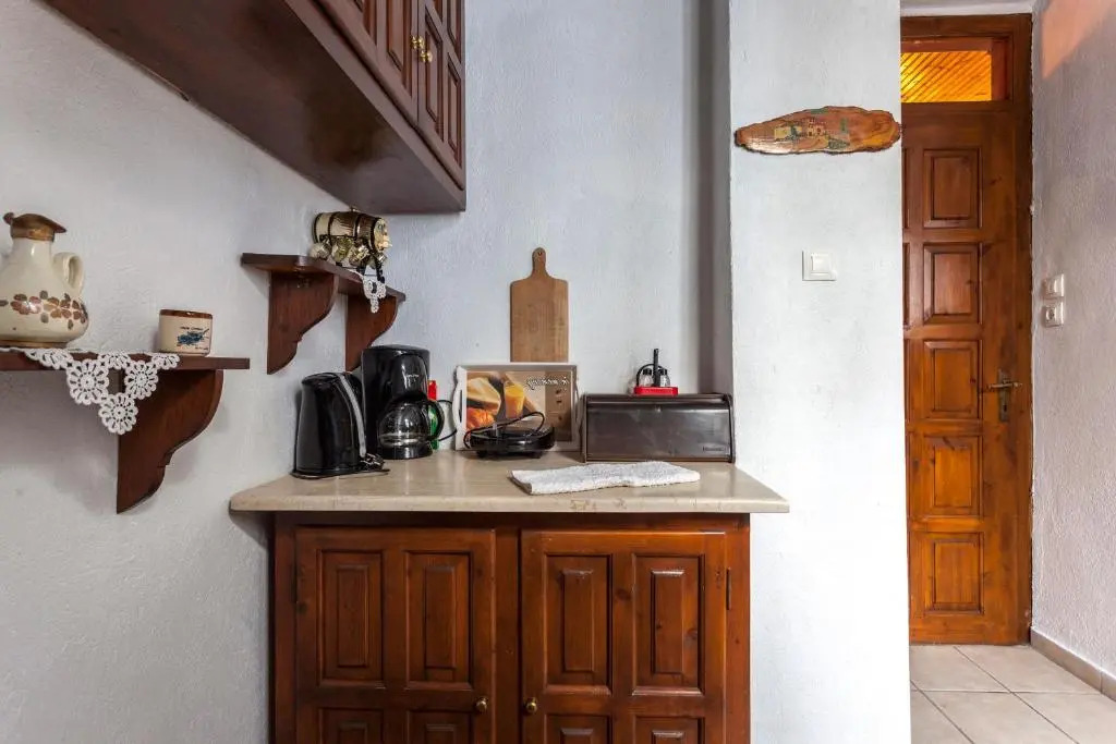 Nikoleri Studios & Apartments