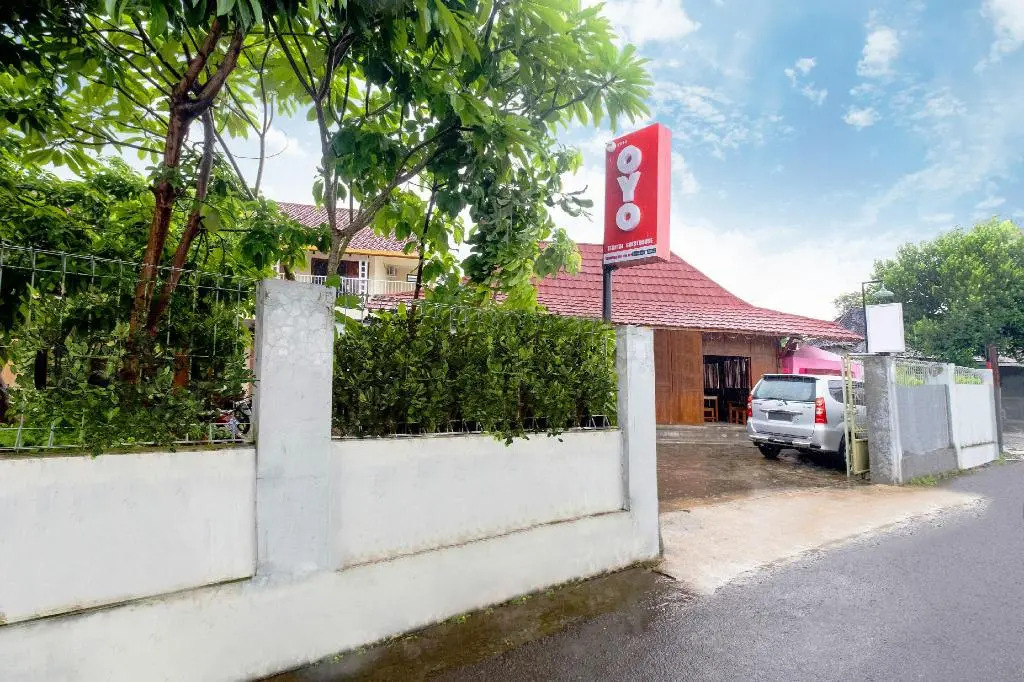 Oyo 2914 Teratai Guest House