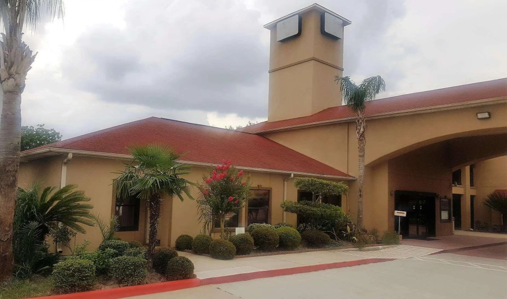 Red Roof Inn & Suites Houston   Humble/IAH Airport