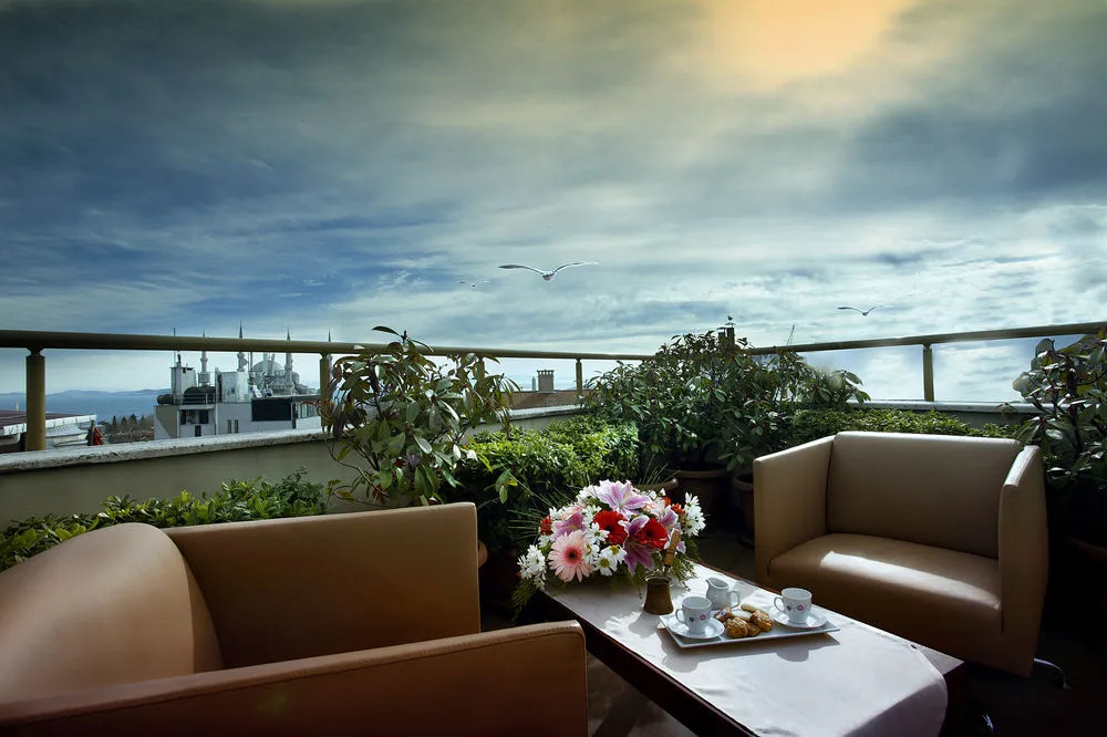 Tan Hotel