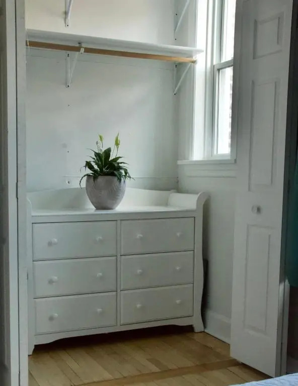 Sunny, Spacious, 3BR 1BA Davlin INN Chicago