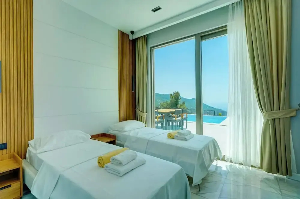 Villa Saturn 4 - PLANET LUXURY VILLAS