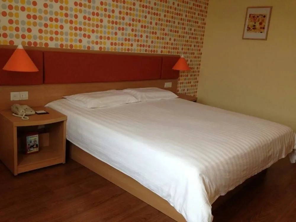 Aifeel Hotel (Zibo Liantong Road Mingqing Street Branch)