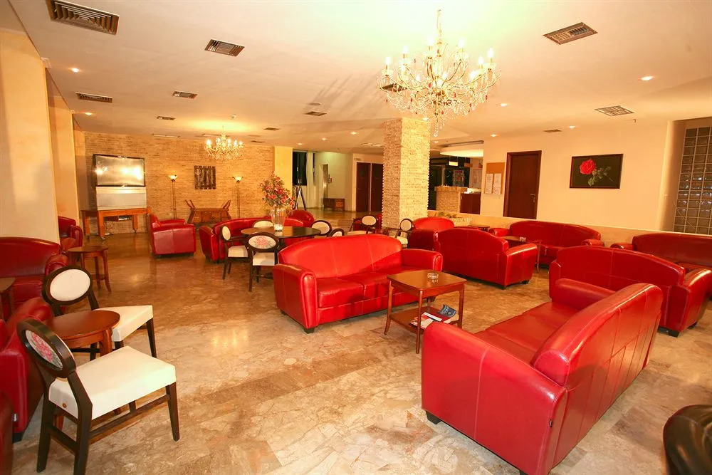 Roselands Hotel