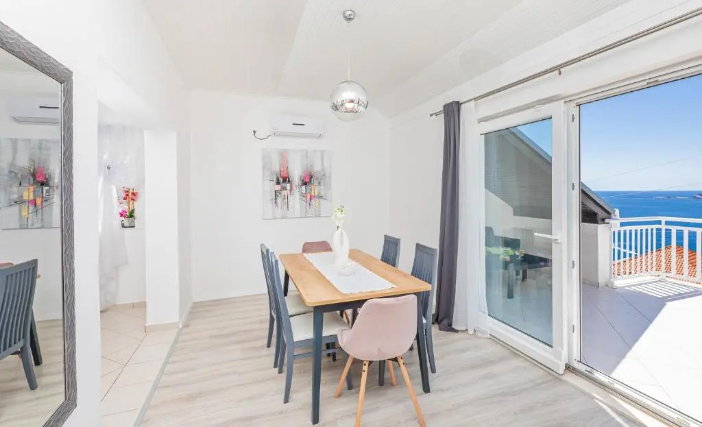 Apartment 24