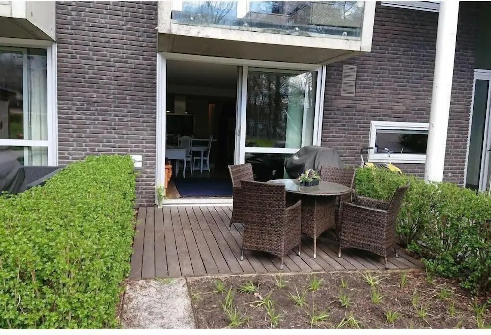 StayPlus Apt in Trendy Area Balcony