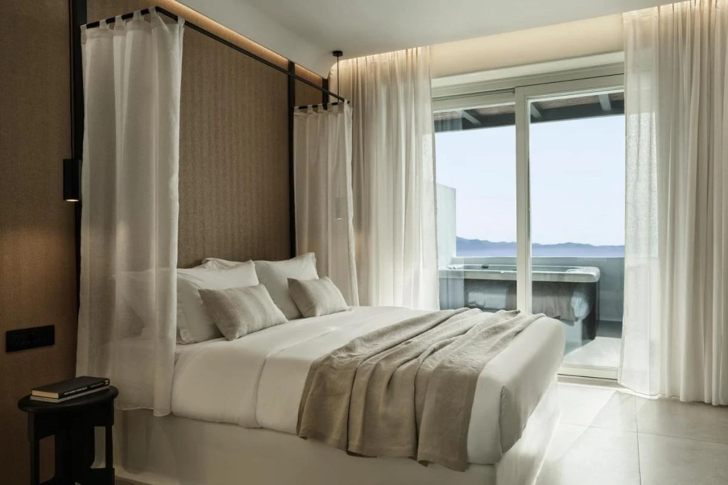 Ezio Bo Luxury Living
