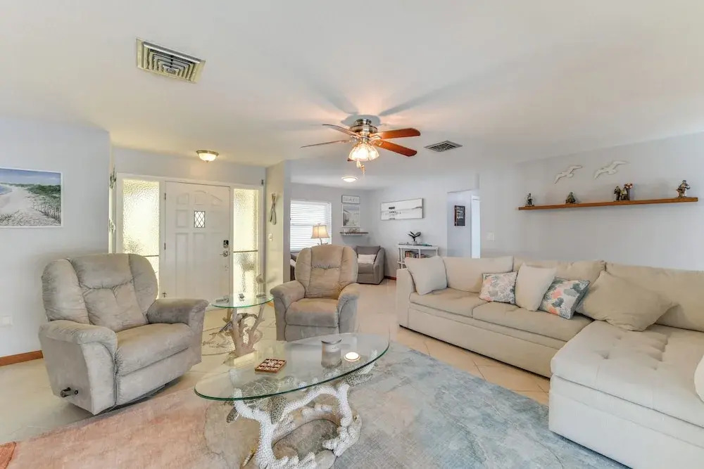 Fish, Swim & Relax: Canal-front Port Charlotte Gem