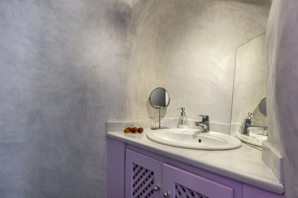 Theodora Suites