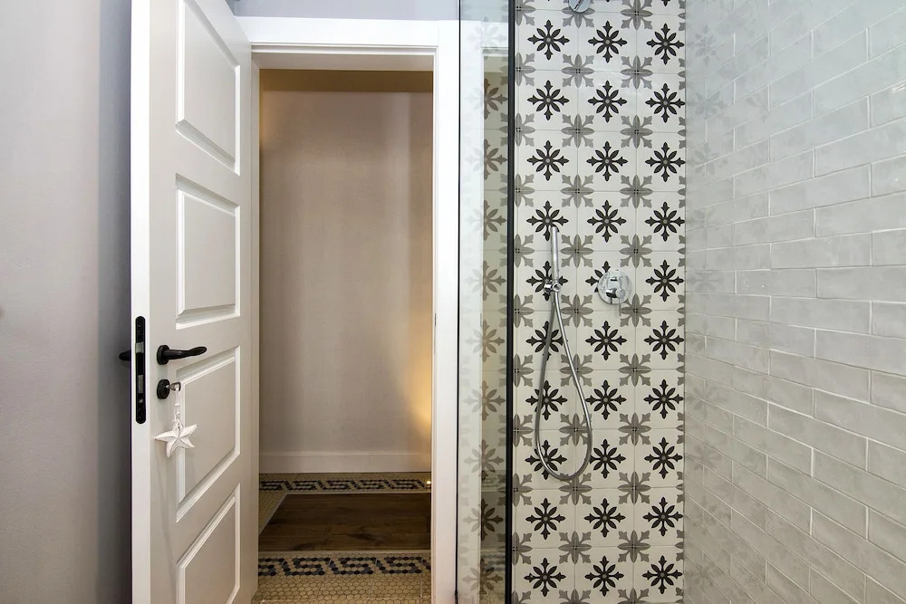 Chezmoihomes Unforgettable - First Class