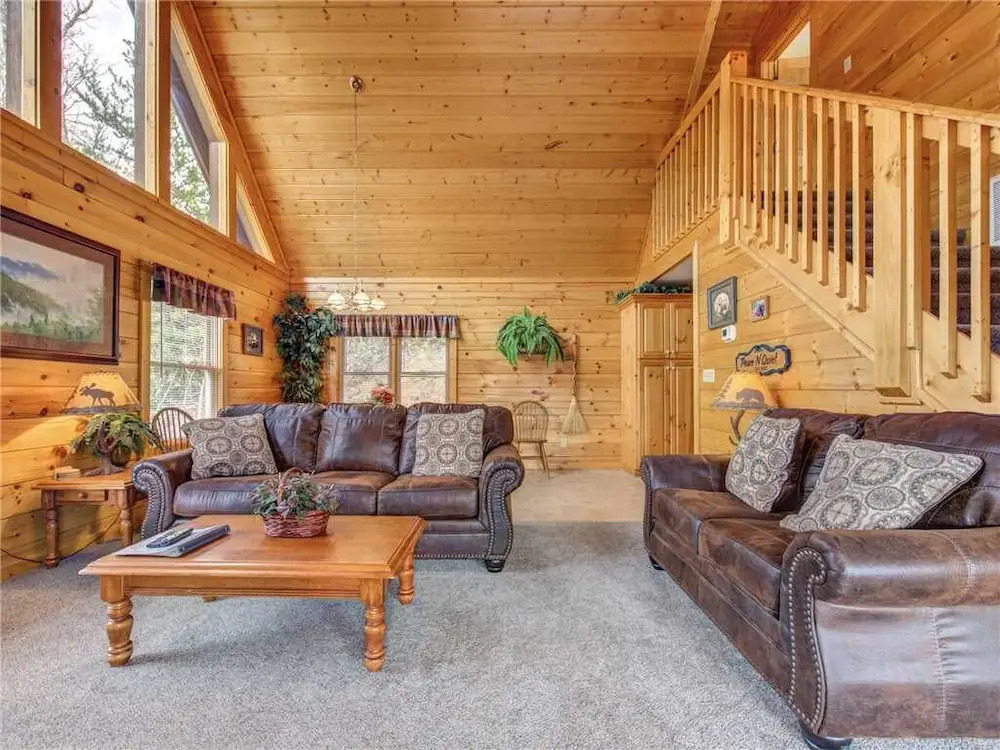 Peace N Quiet 3 Bedroom Home with Hot Tub