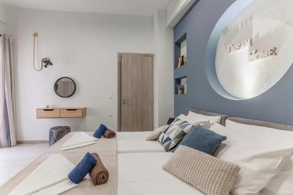 Avra Suites in City center - 50m to Beach