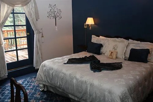 The Historic Brook Forest Inn