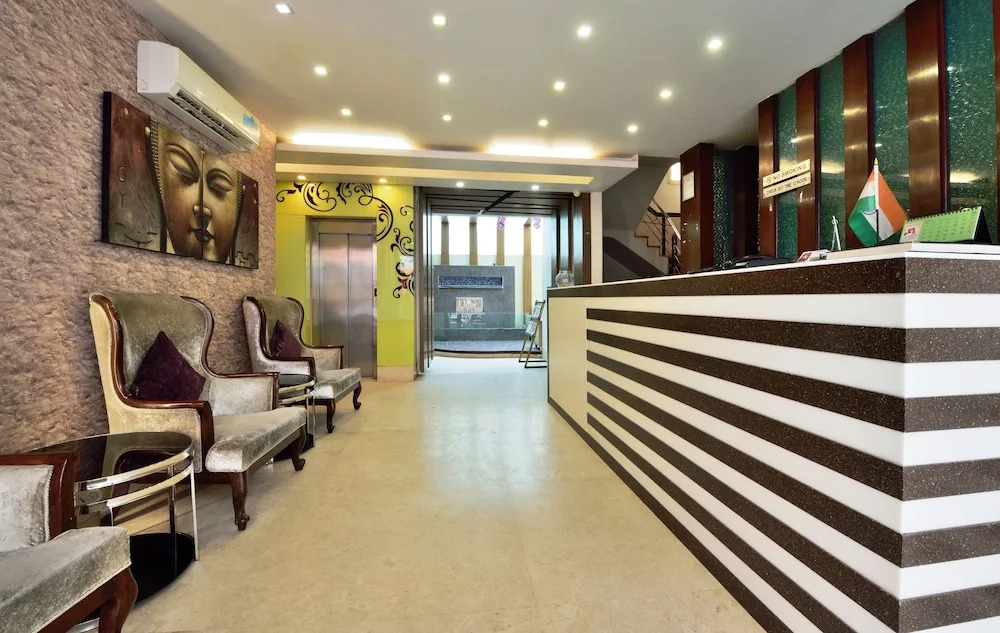 Hotel Taksh Inn