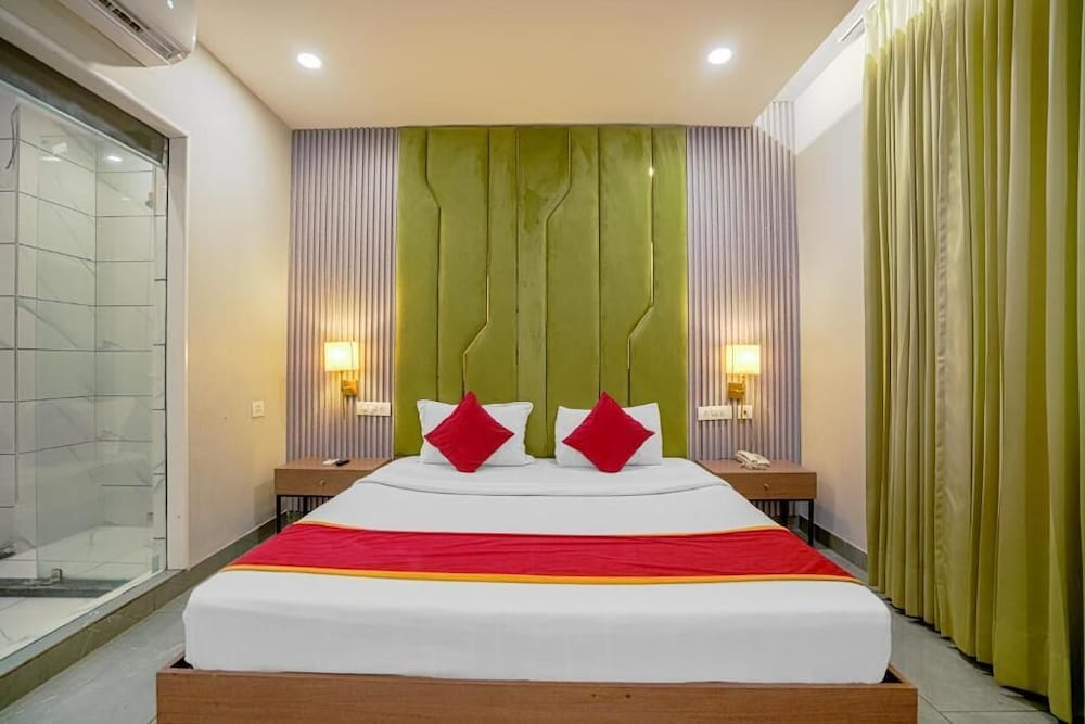 Hotel Highway Greens Near VR Punjab Mall Airport Road Mohali Chandigarh
