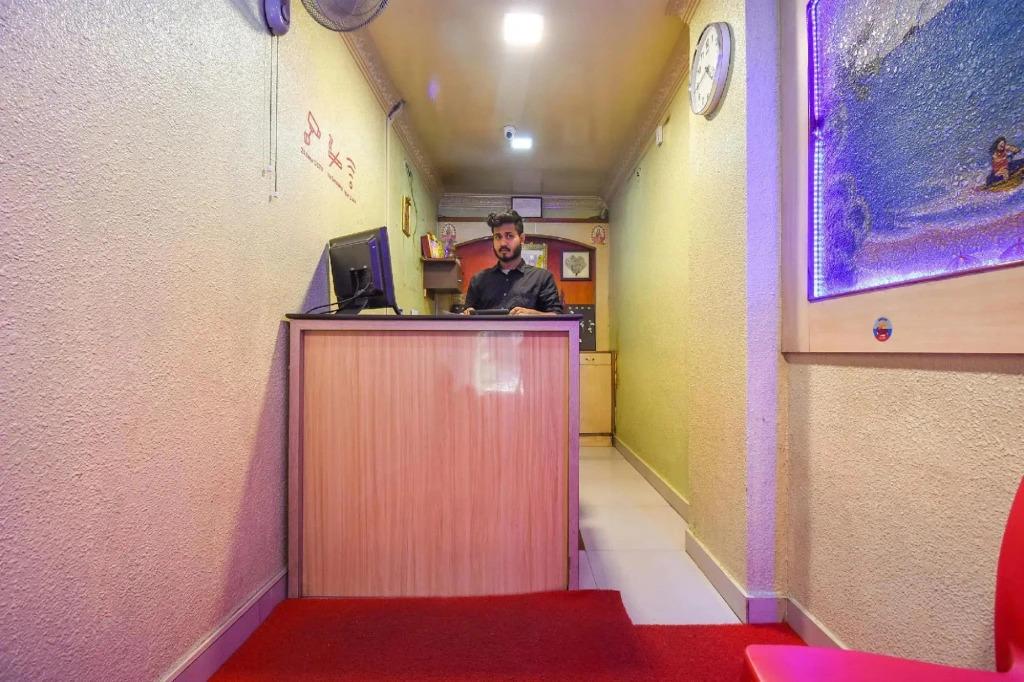 OYO 10340 Hotel Queen's Castle