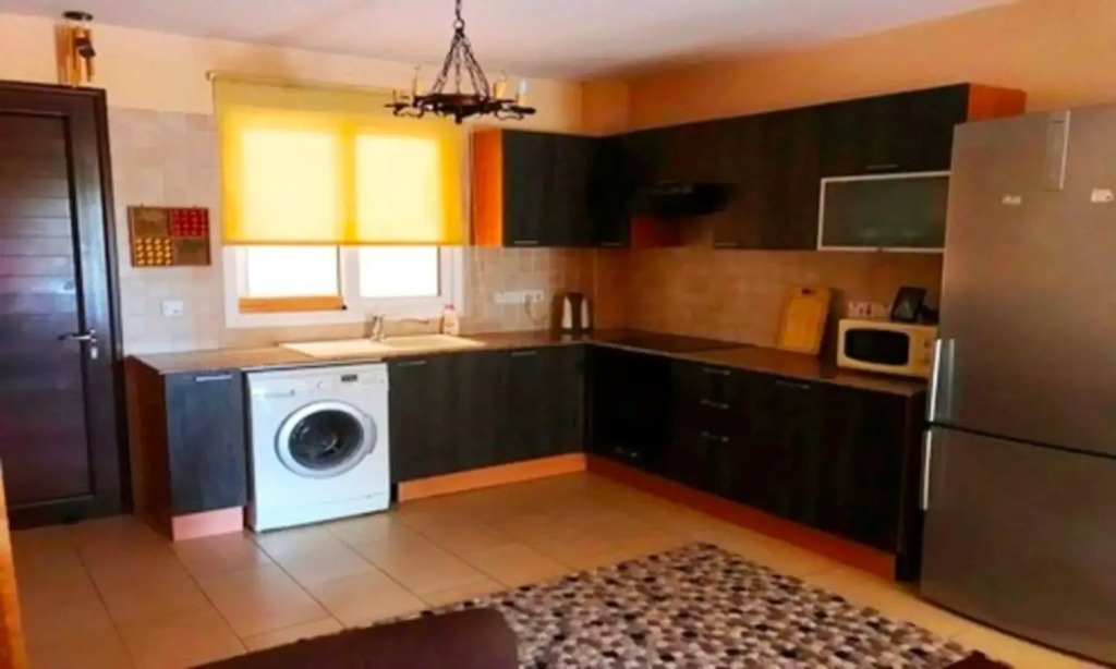 2 bedroom with private garden, walk to Nissi Beach, communal swimming pool