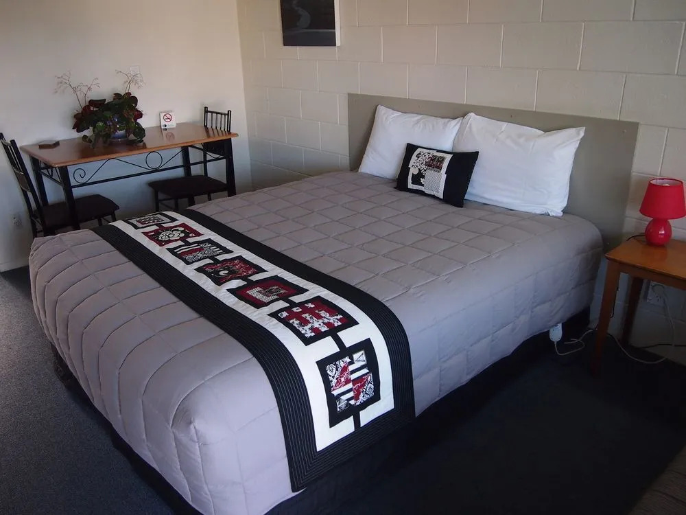 Montana Lodge Motel