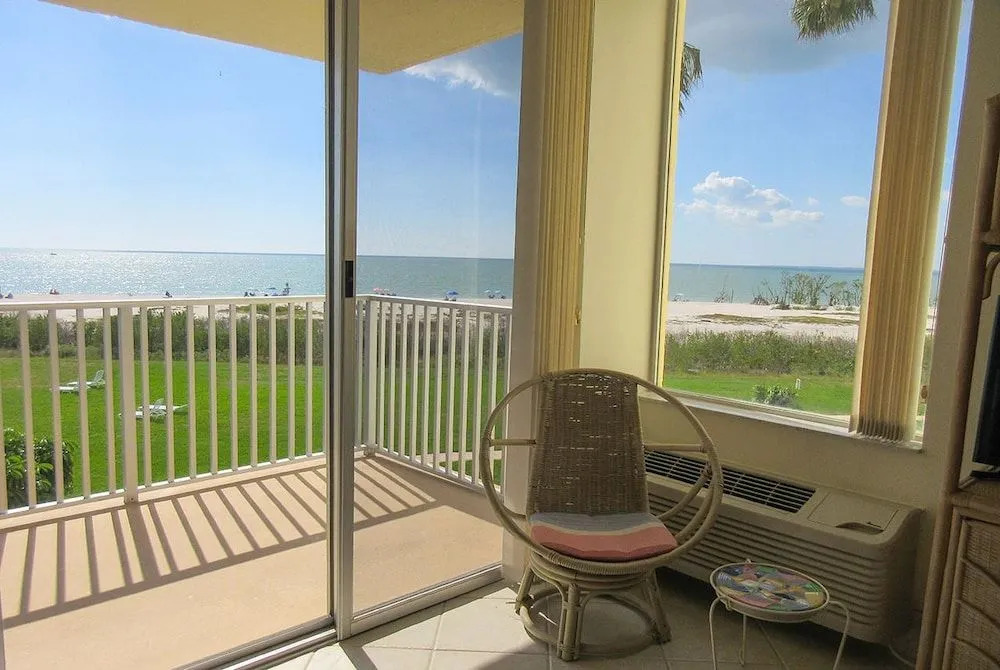 Estero Beach & Tennis 205a 1 Bedroom 1 Bathroom Condo