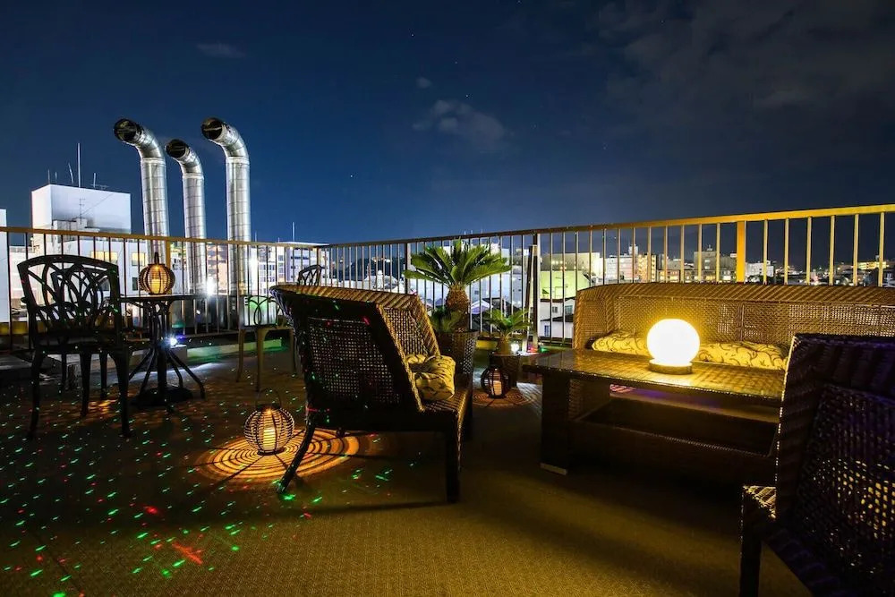 Strata Hotel