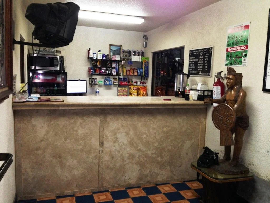 Hotel Azteca Inn