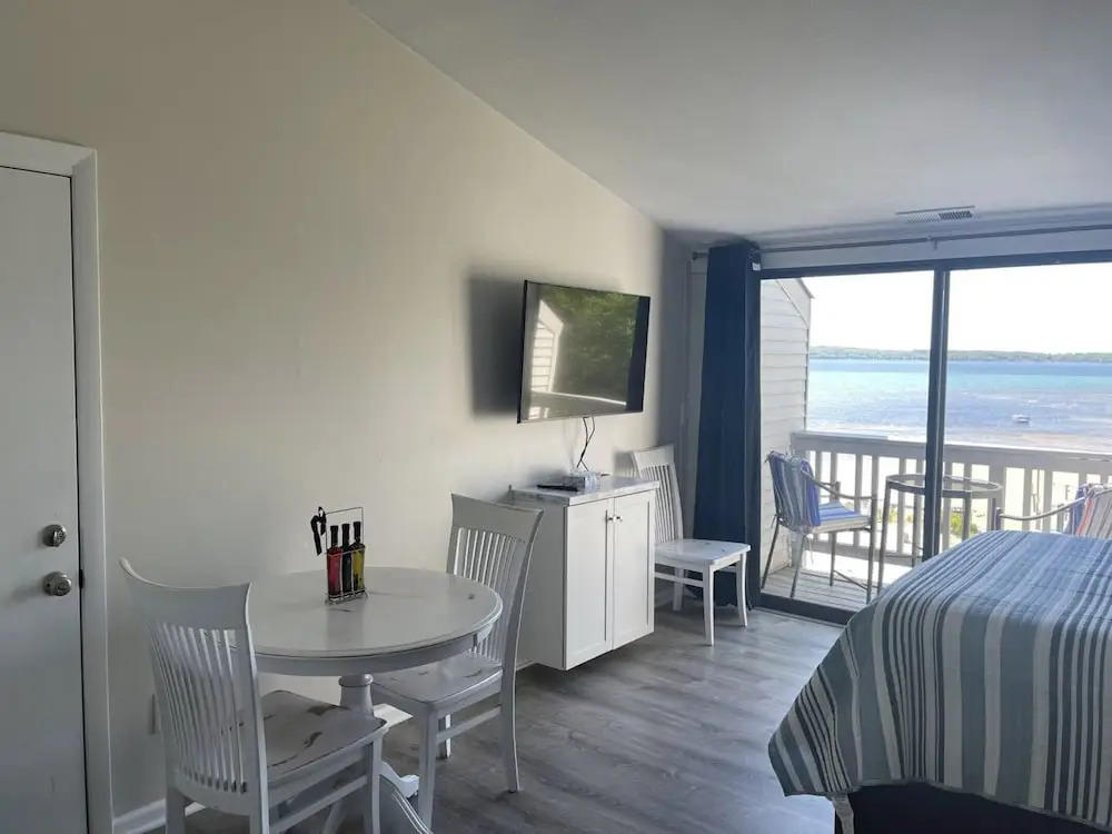 Sunset View Studio Condo The Shores 5587