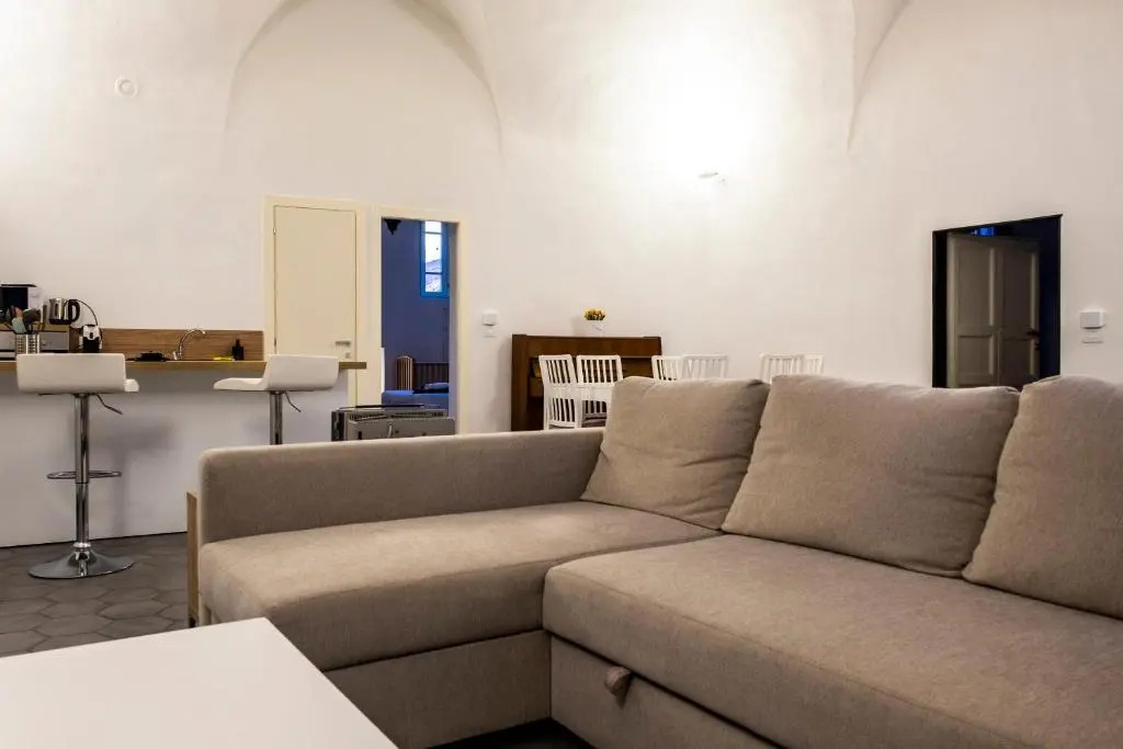 Archivolto del Teatro, 3