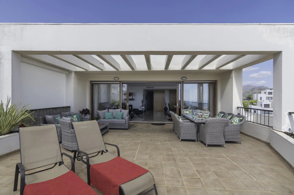 28039 - Great penthouse near beach
