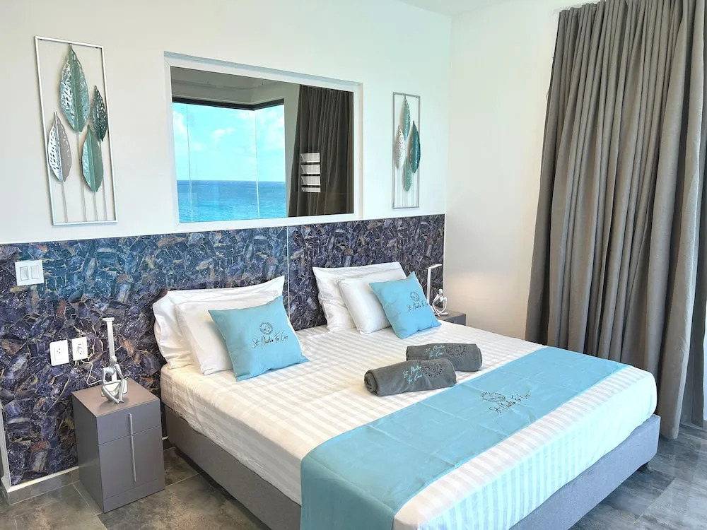condostmaarten by the sea