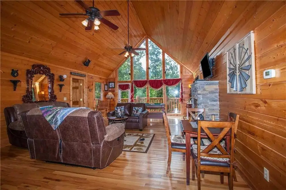 Kissing Retreat - Two Bedroom Cabin