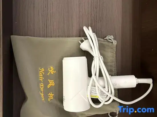 Longyi International Hotel（Xintangwei Subway Station）