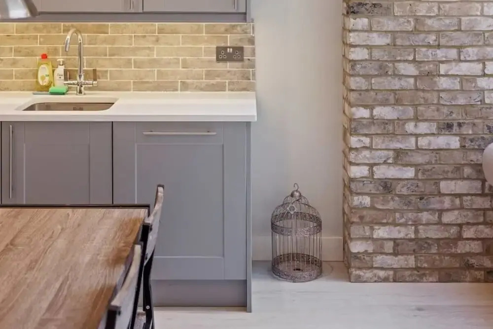 Contemporary 2bed&bath Apt W/patio in North London