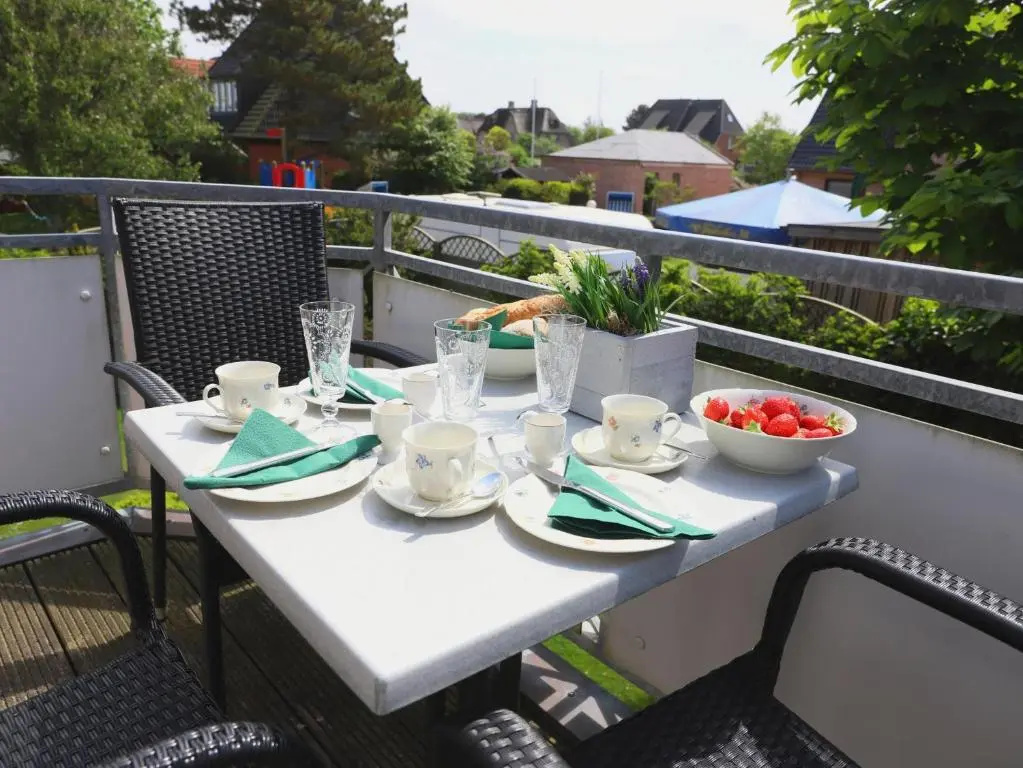 Neuerbautes Haus im Friesenstil. Moderne 2-Zimmer-Appartements mit Balkon für bis zu 4 Personen