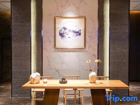Yijia Bauhinia Hotel